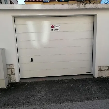 דירה Lana In Centre With Garage *