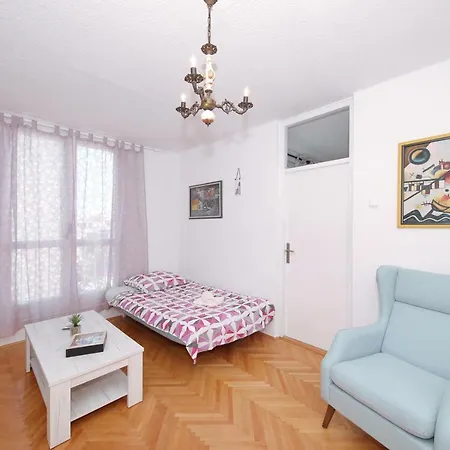 Lana In Centre With Garage דירה זאדאר